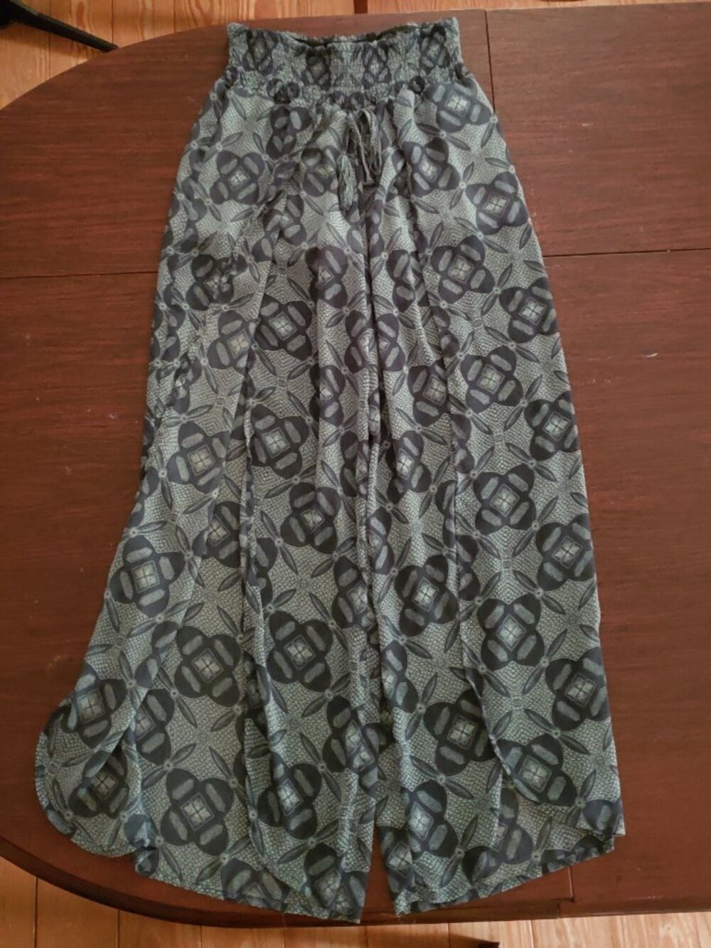 Split Front palazzo pants shorts Juniors XS - Picture 1 of 7